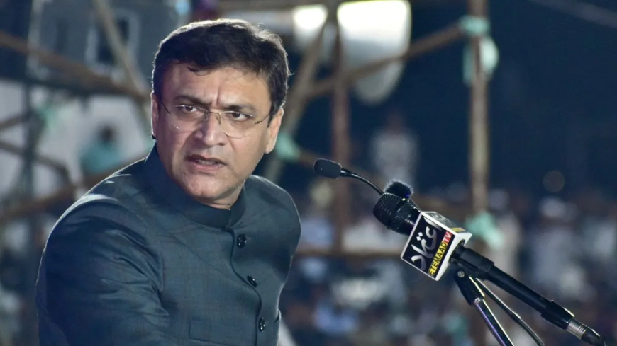 योगी के 'बंटेंगे तो कटेंगे' बयान पर अकबरुद्दीन ओवैसी का पलटवार, भाषण के दौरान कहा- ‘अभी 15 मिनट बाकी हैं’