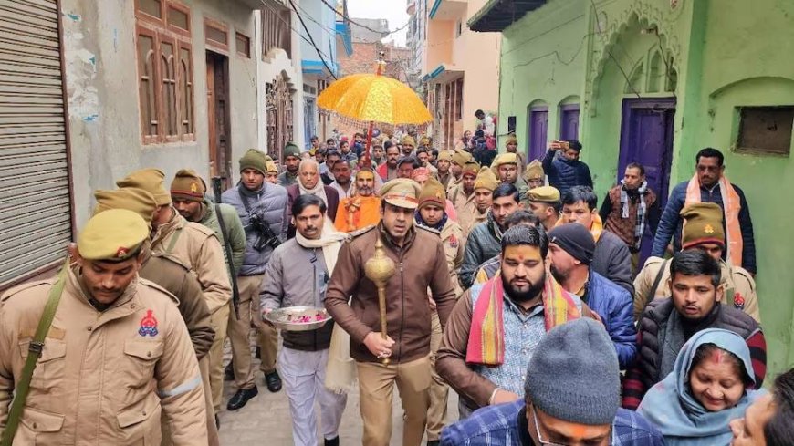 संभल CO अनुज चौधरी रथयात्रा में चले गदा लेकर